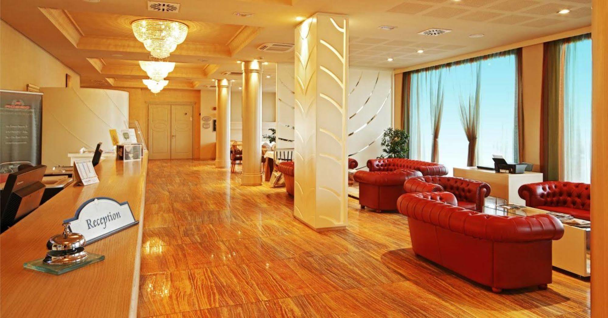 Grand Hotel Форлі Екстер'єр фото