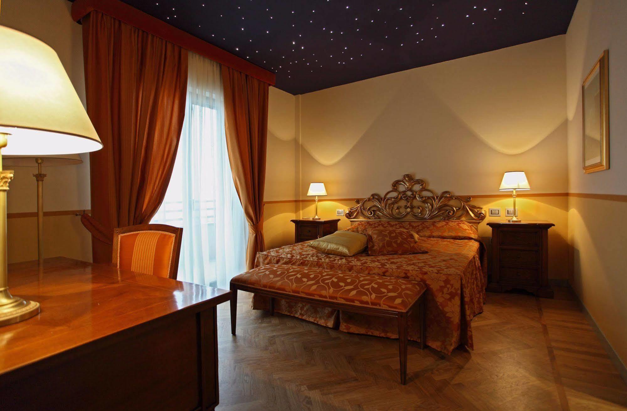 Grand Hotel Форлі Екстер'єр фото